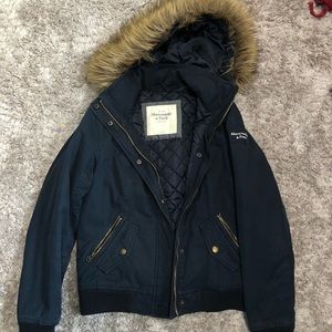 Navy Puffy fall jacket with removable fax fur